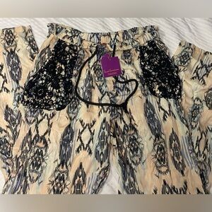 Boho Patterned Pants with Black Lace Detail Women’s Large